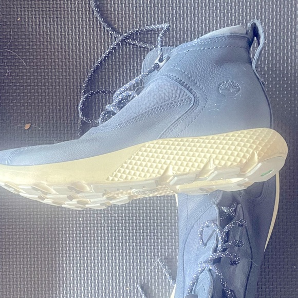 Men’s Timberland Flyroam Leather Hiker Book | EUC - Picture 2 of 4